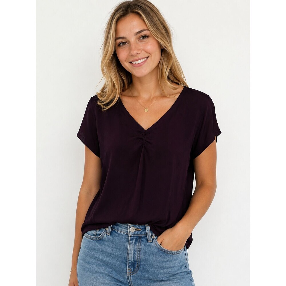 Boden Short Sleeve V-Neck T-Shirt Size 20 22 US Black Top Basic Minimalist Cozy